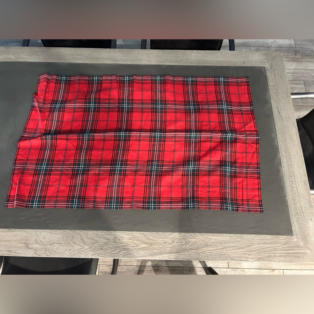 William Sonoma Tartan King size sham 35” by 30”